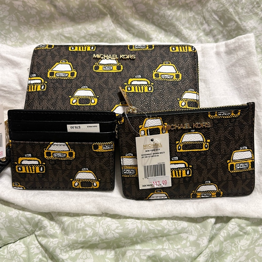 Michael Kors taxi wallet set